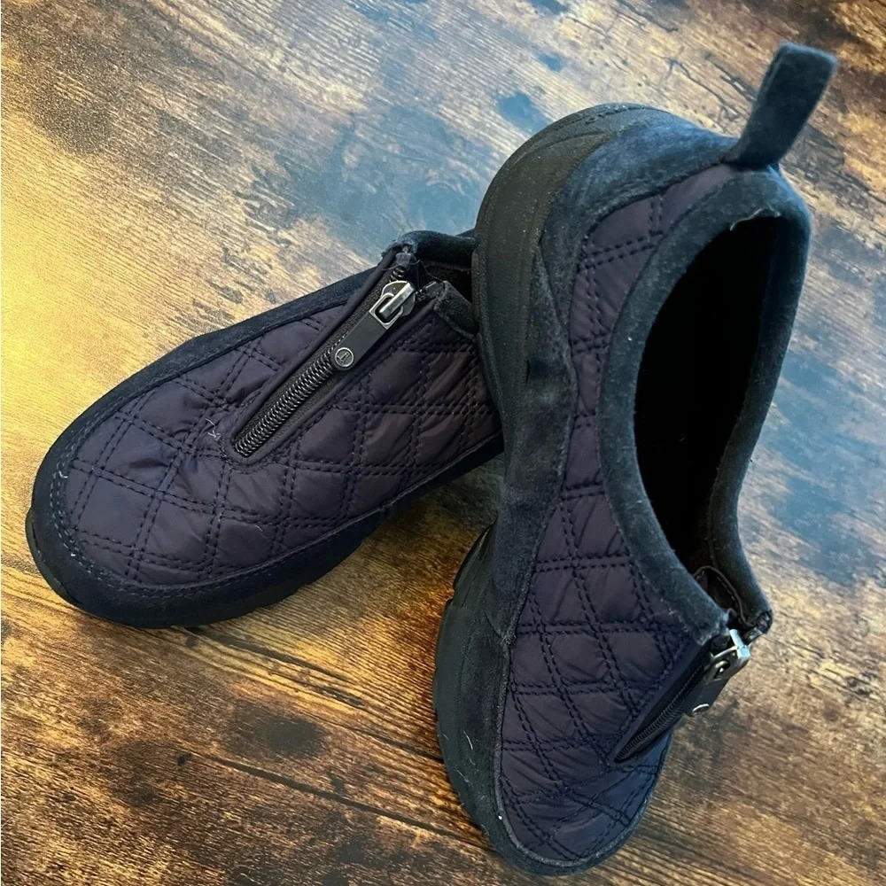 Lands End | womens zip moc shoes. Size: 7B
